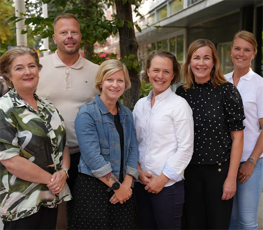 Bild på Carmel Mellquist, Mikael Blom, Elin Lundgren, Sara Westholm, Åsa-Lina Nordlund och Camilla Backlund.